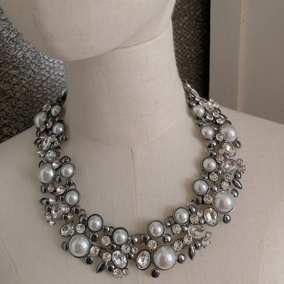 Jewelry - Eye Candy Statement Pearl/Crystal Necklace